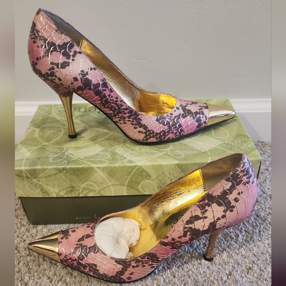 J.Renee Pink and Gold Heels with Metallic Toe